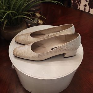 Stuart Weitzman Ladies Shoes 7 AA